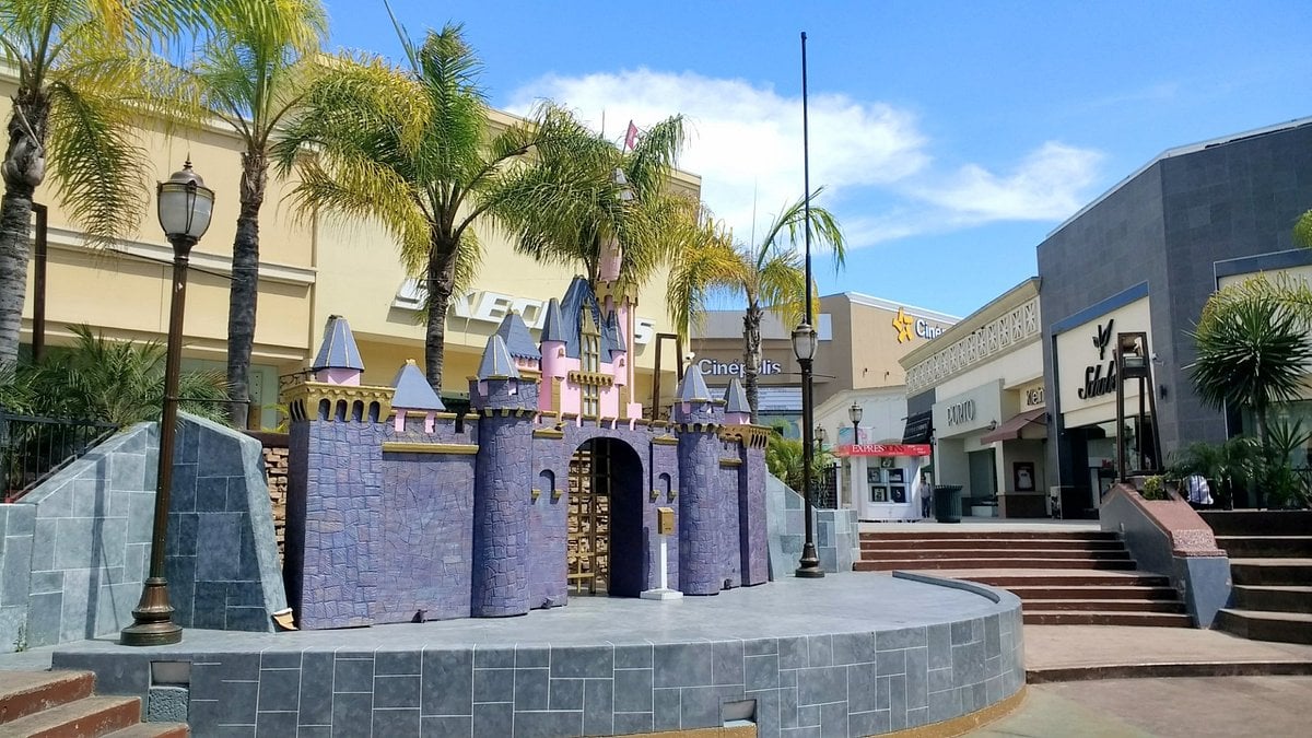 Plaza Pavilion - Gallery Photo 4