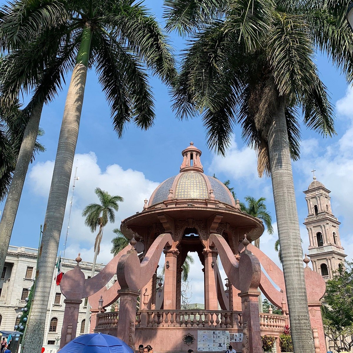 Plaza Tam - Gallery Photo 1