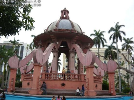 Plaza Tam - Gallery Photo 4