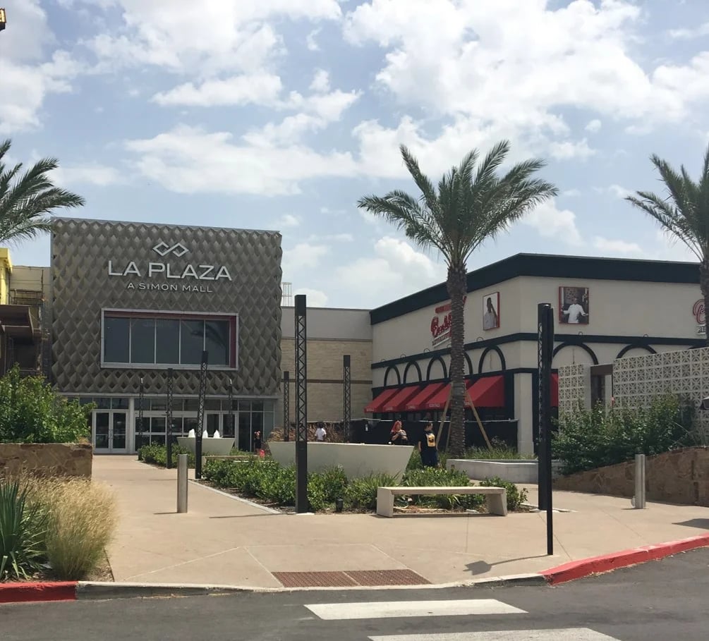 La Plaza Mall - Gallery Photo 3