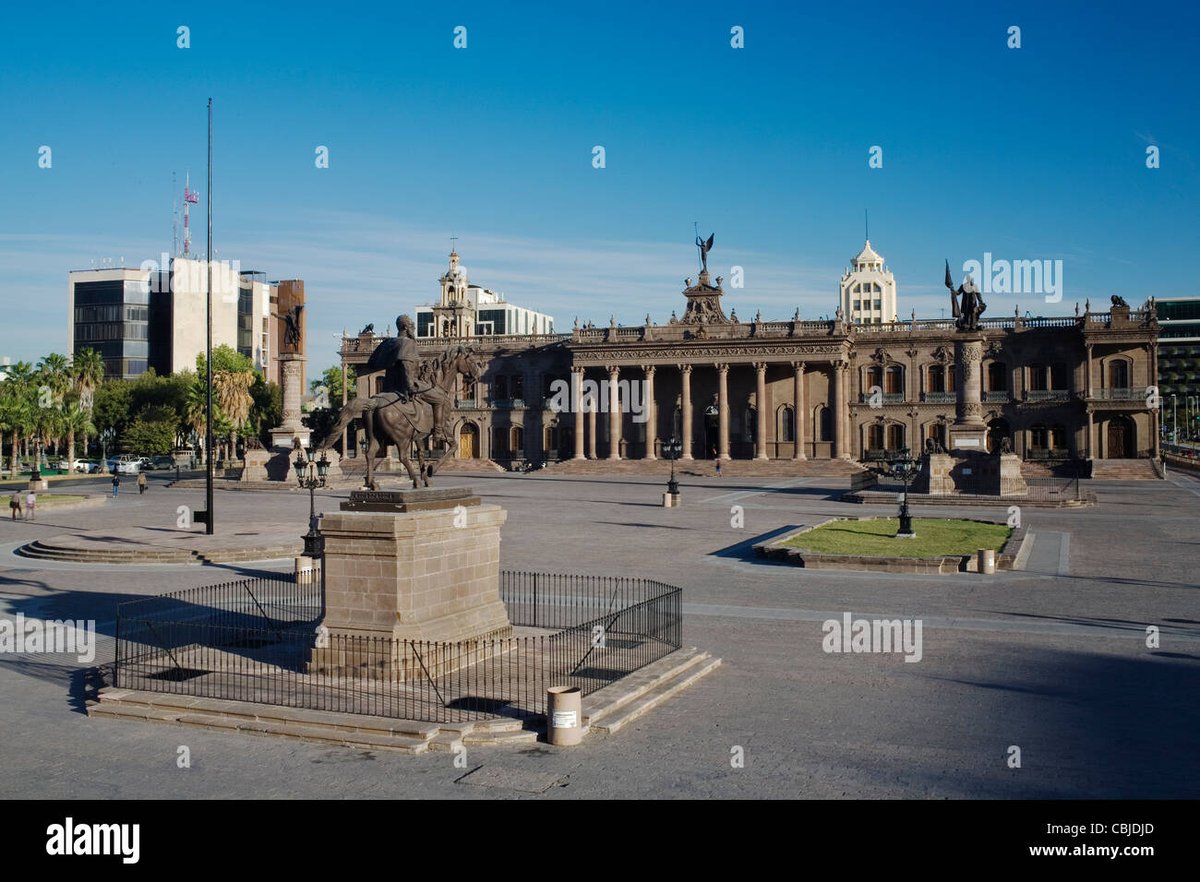 Plaza Universidad - Gallery Photo 5