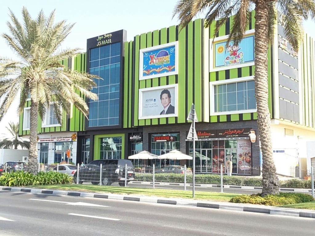 J3 Mall - Gallery Photo 2