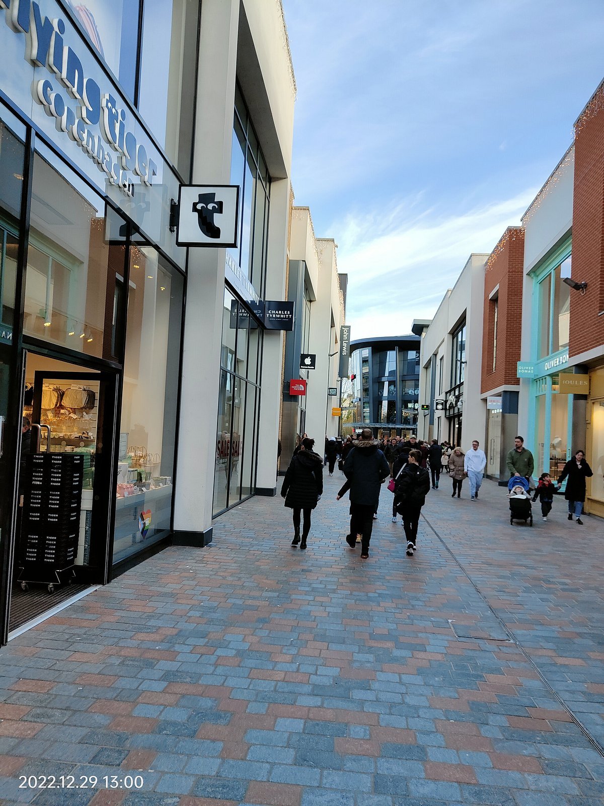 Bond Street - Gallery Photo 7