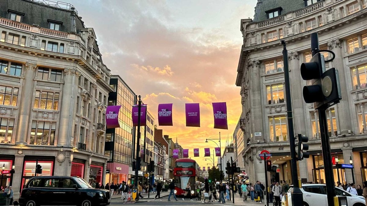 Oxford Street - Gallery Photo 4