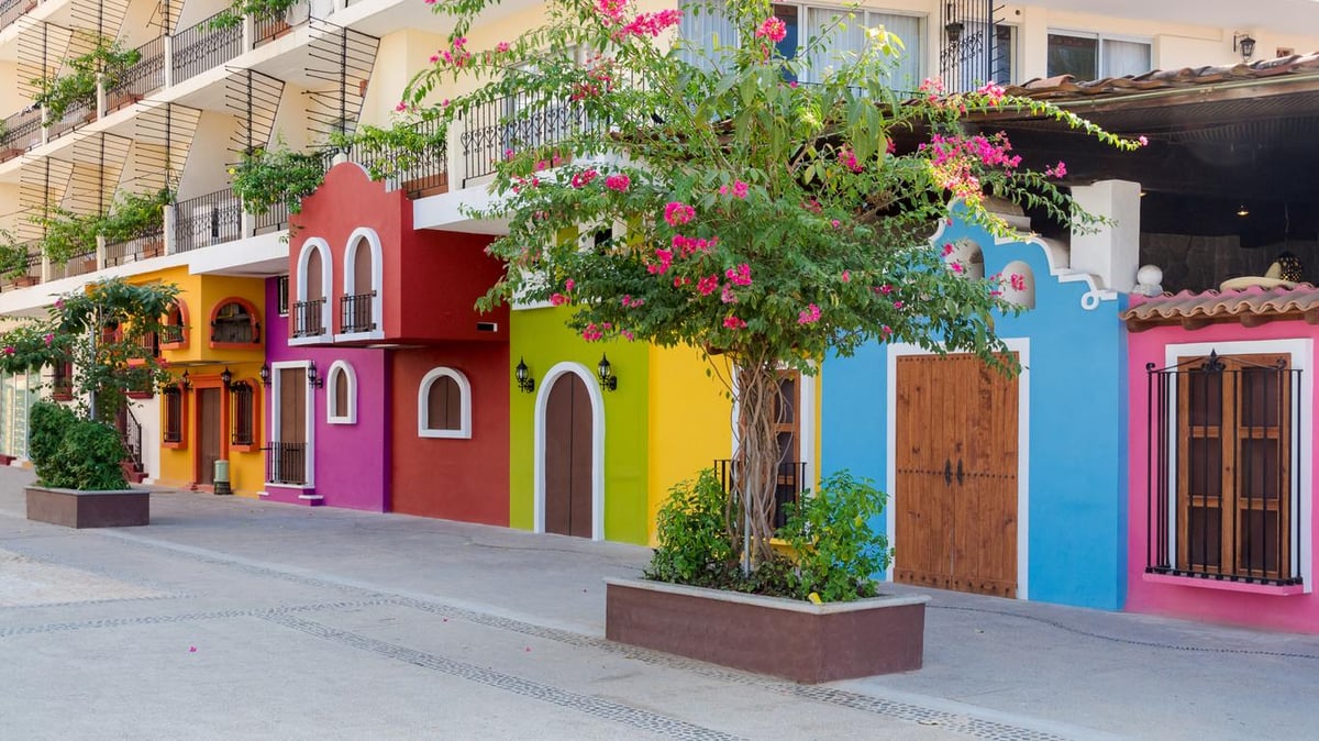 Plaza Dorada - Gallery Photo 3