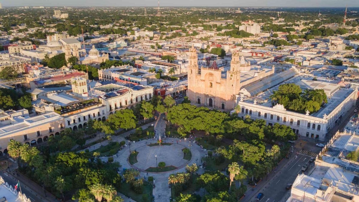 Plaza Town Square - Gallery Photo 6