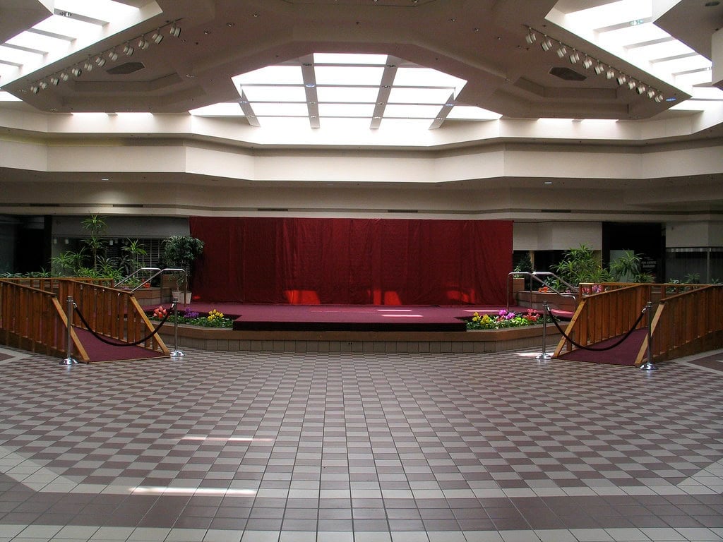 Summit Place Mall - Gallery Photo 6