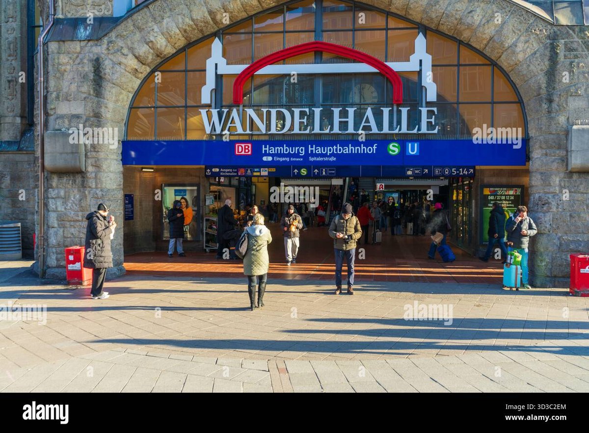 Bahnhof Altona Shopping Centre - Gallery Photo 4
