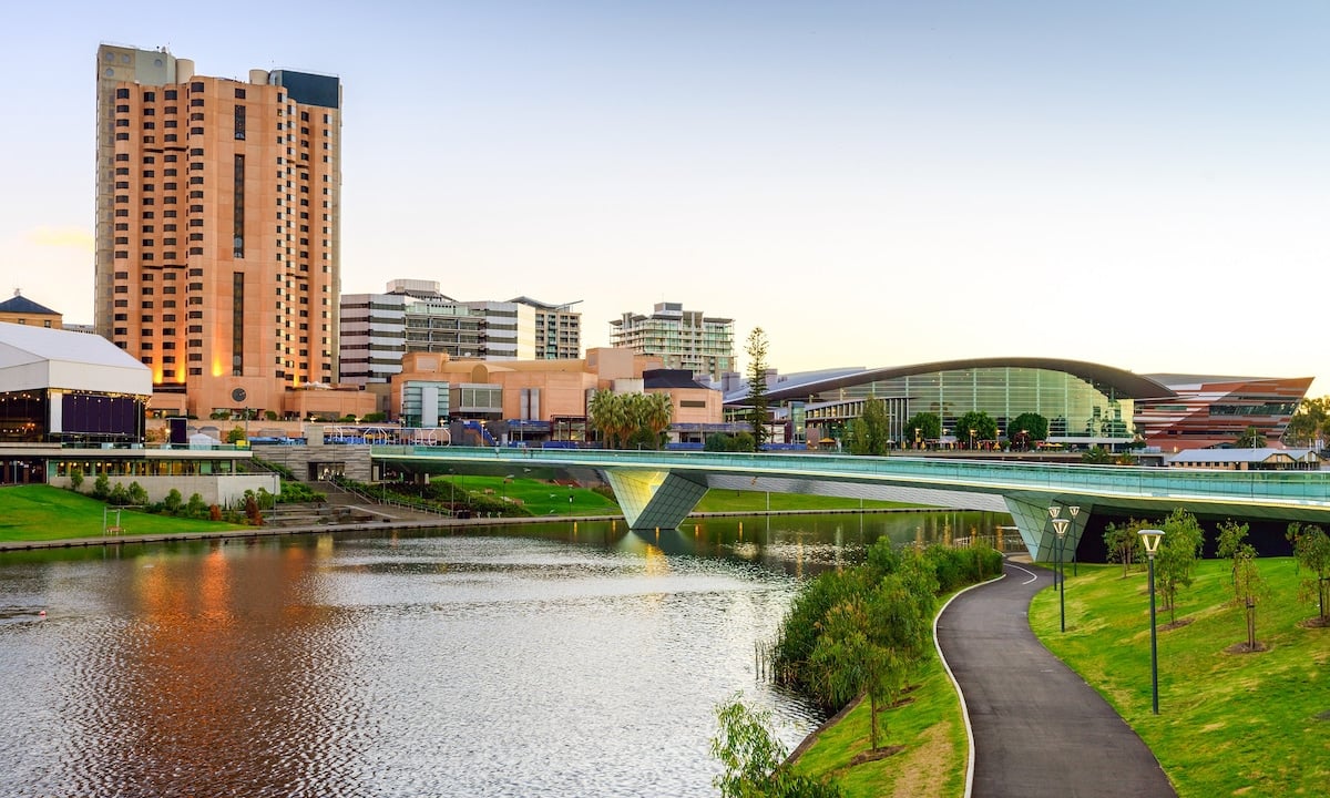 Gepps Cross Shopping Centre - Gallery Photo 2