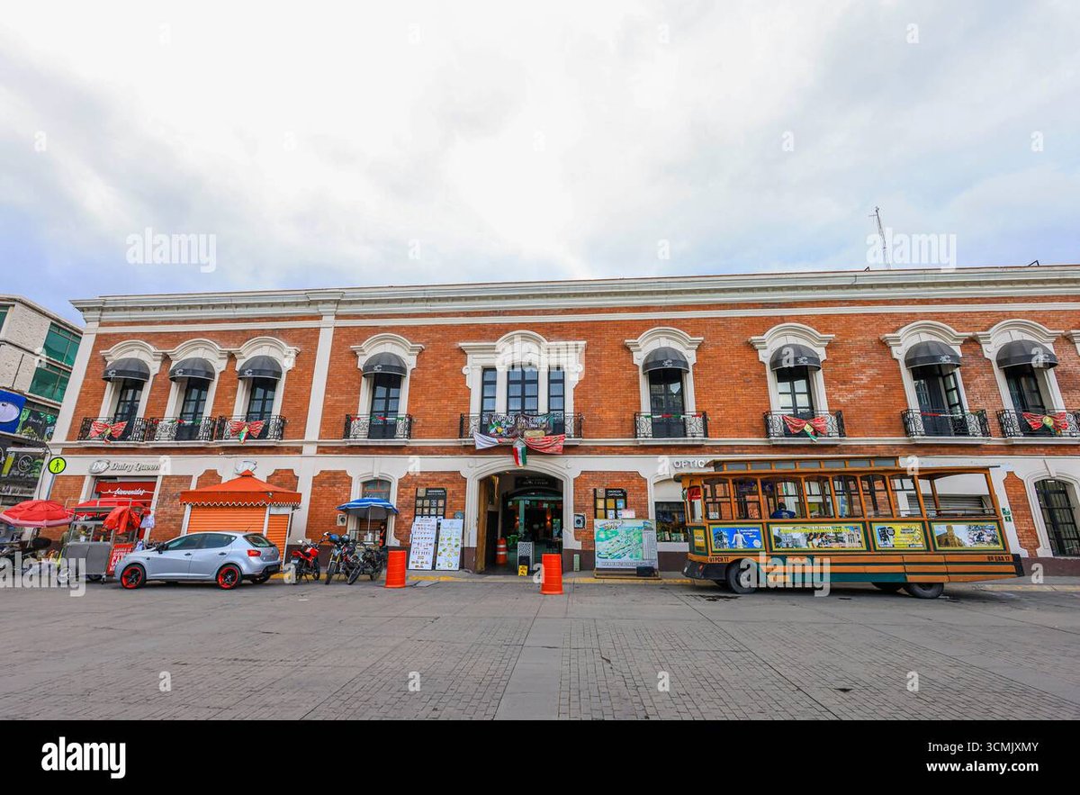 Plaza Puerta De Hierro - Gallery Photo 8