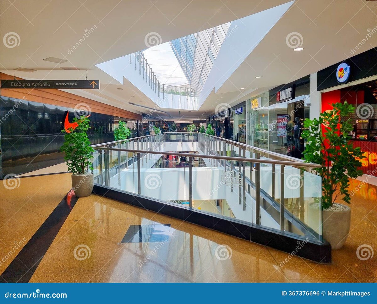 Premium Plaza - Gallery Photo 2