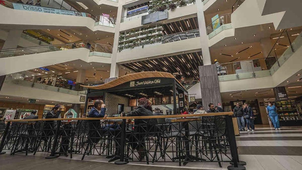Centro Comercial Atlantis Plaza - Gallery Photo 7