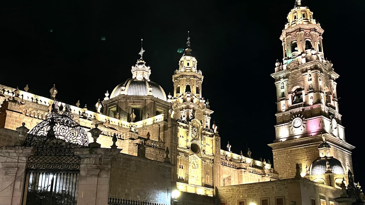 Plaza Mega Morelia - Gallery Photo 1