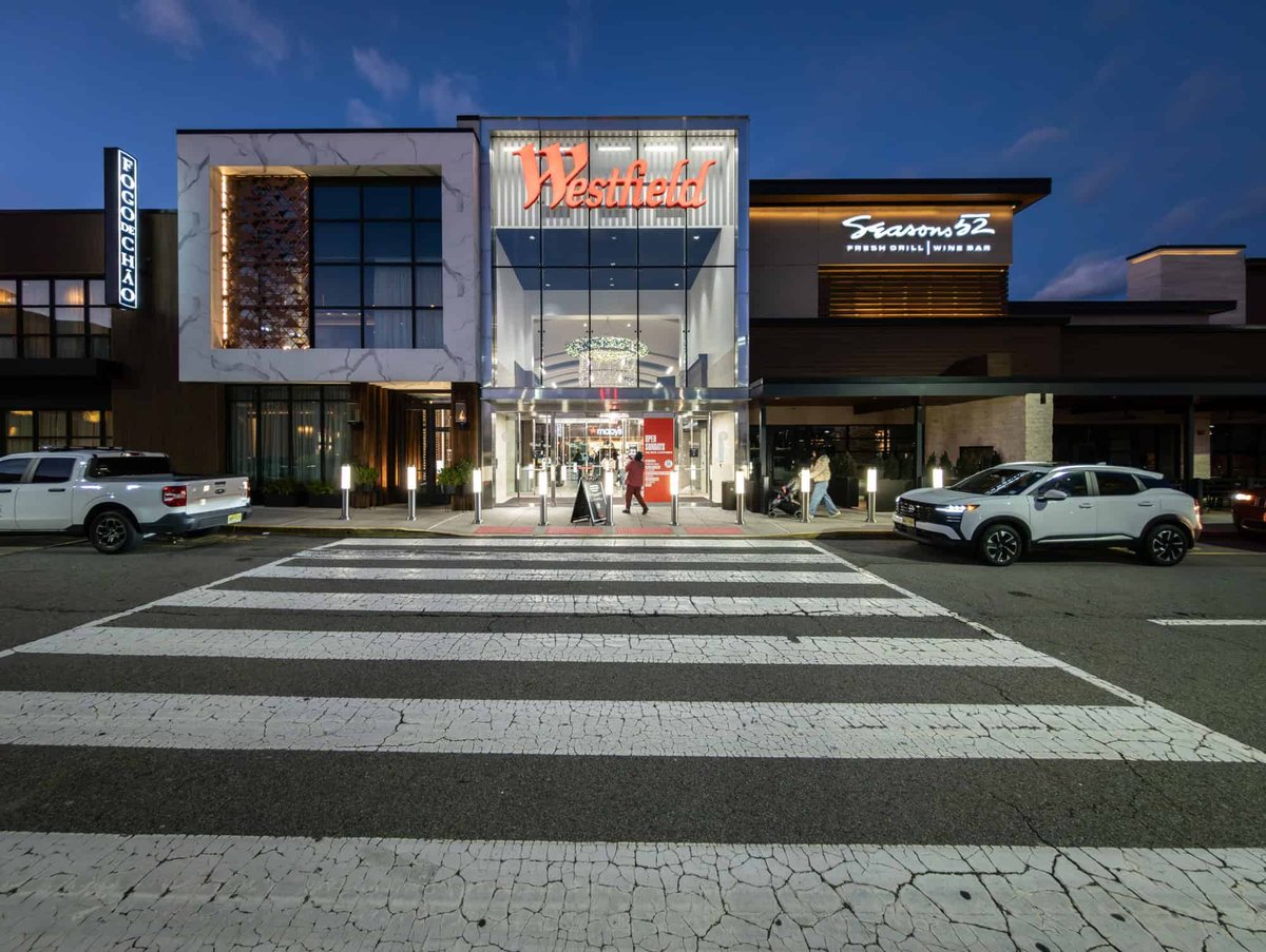 Garden State Plaza - Gallery Photo 44