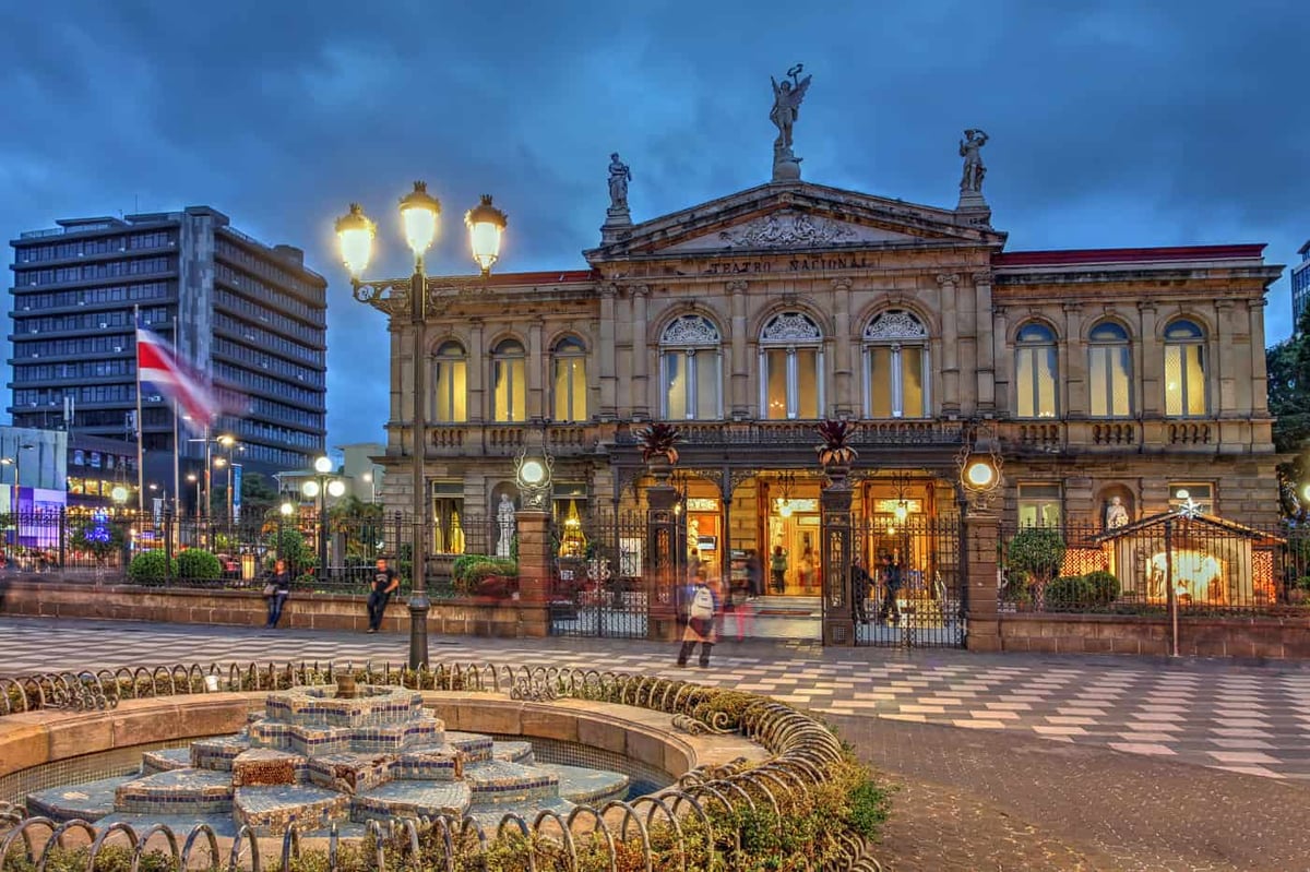 Plaza Los Prados - Gallery Photo 6