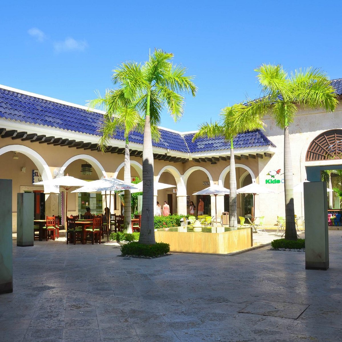 Outlet Village Bavaro - Gallery Photo 1
