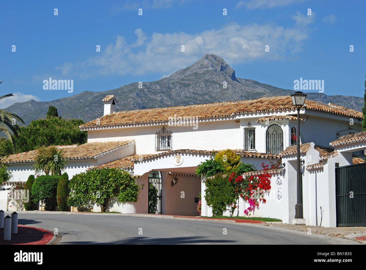 Plaza Villa Nueva - Gallery Photo 2