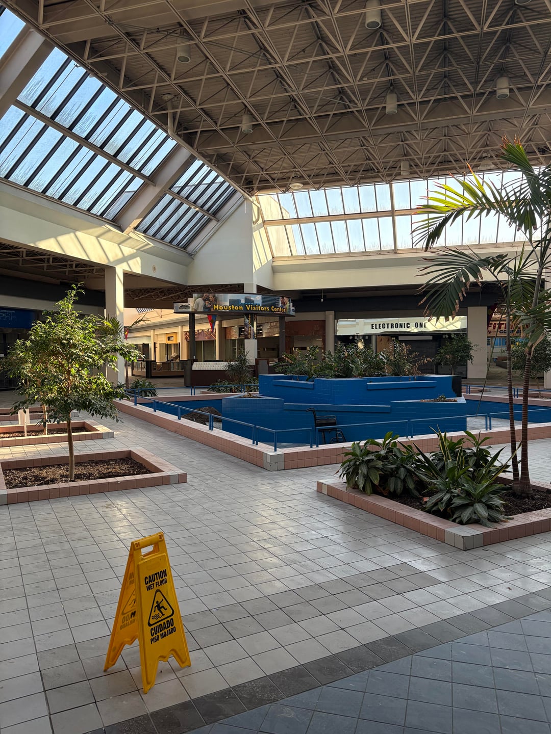 Greenspoint Mall - Gallery Photo 5