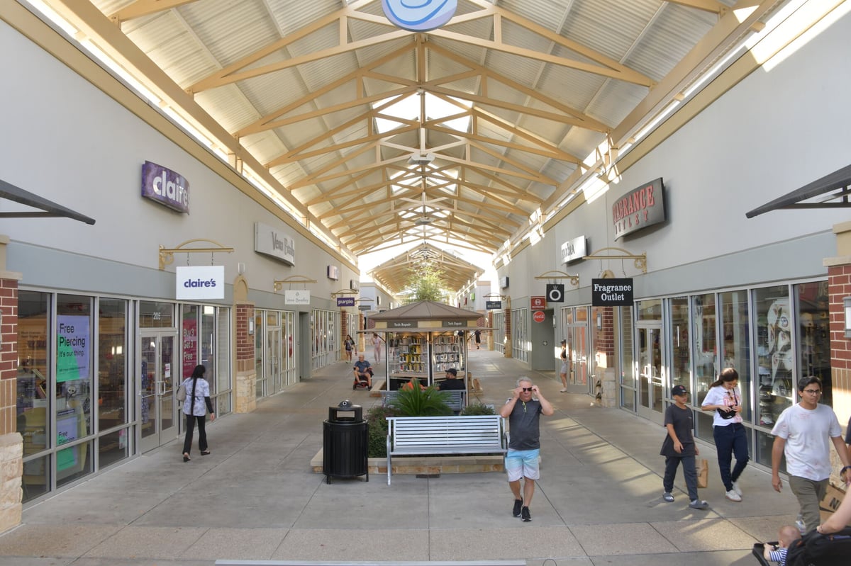 The Shops At Houston Center - Gallery Photo 5
