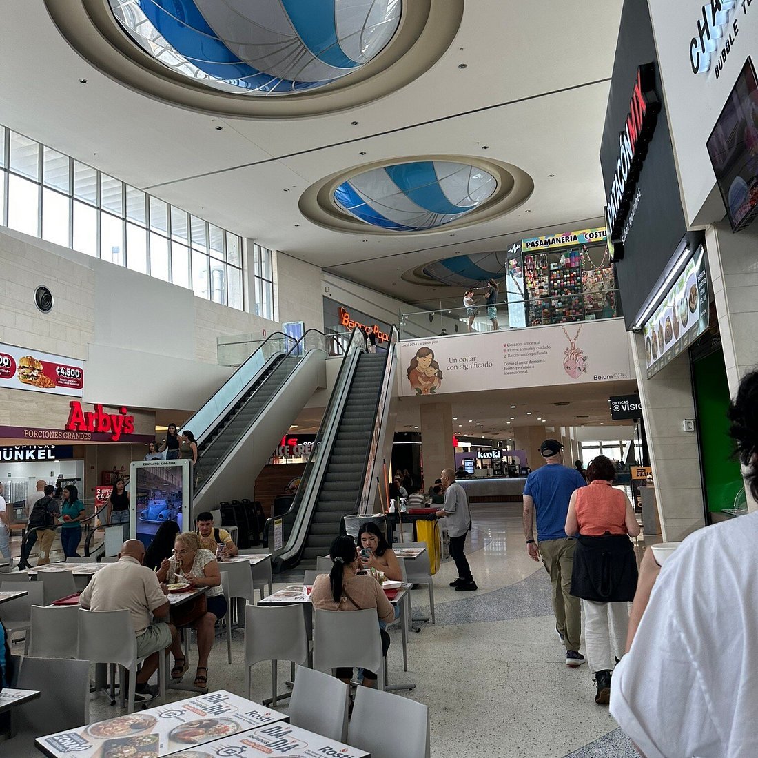 Plaza Real - Gallery Photo 4