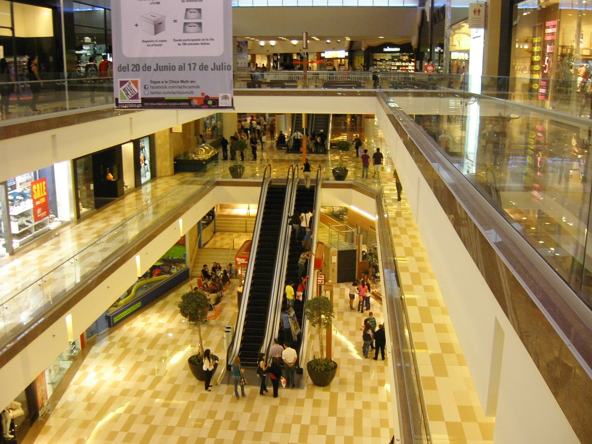 Centro Comercial Multiplaza Escazú - Gallery Photo 6