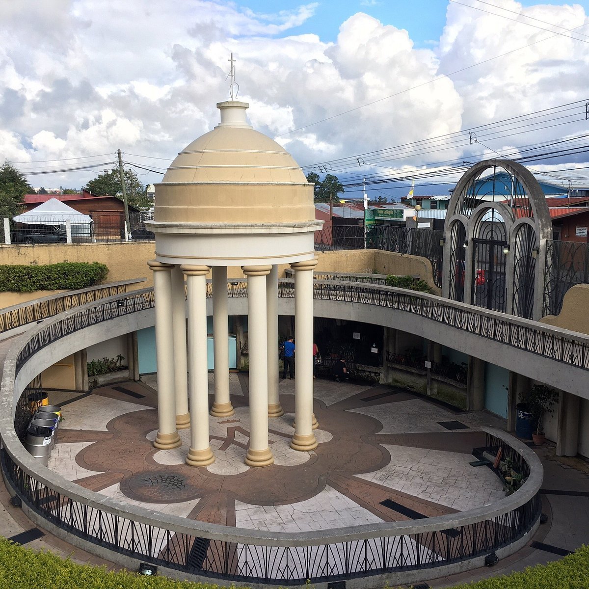 Plaza Cartago - Gallery Photo 1