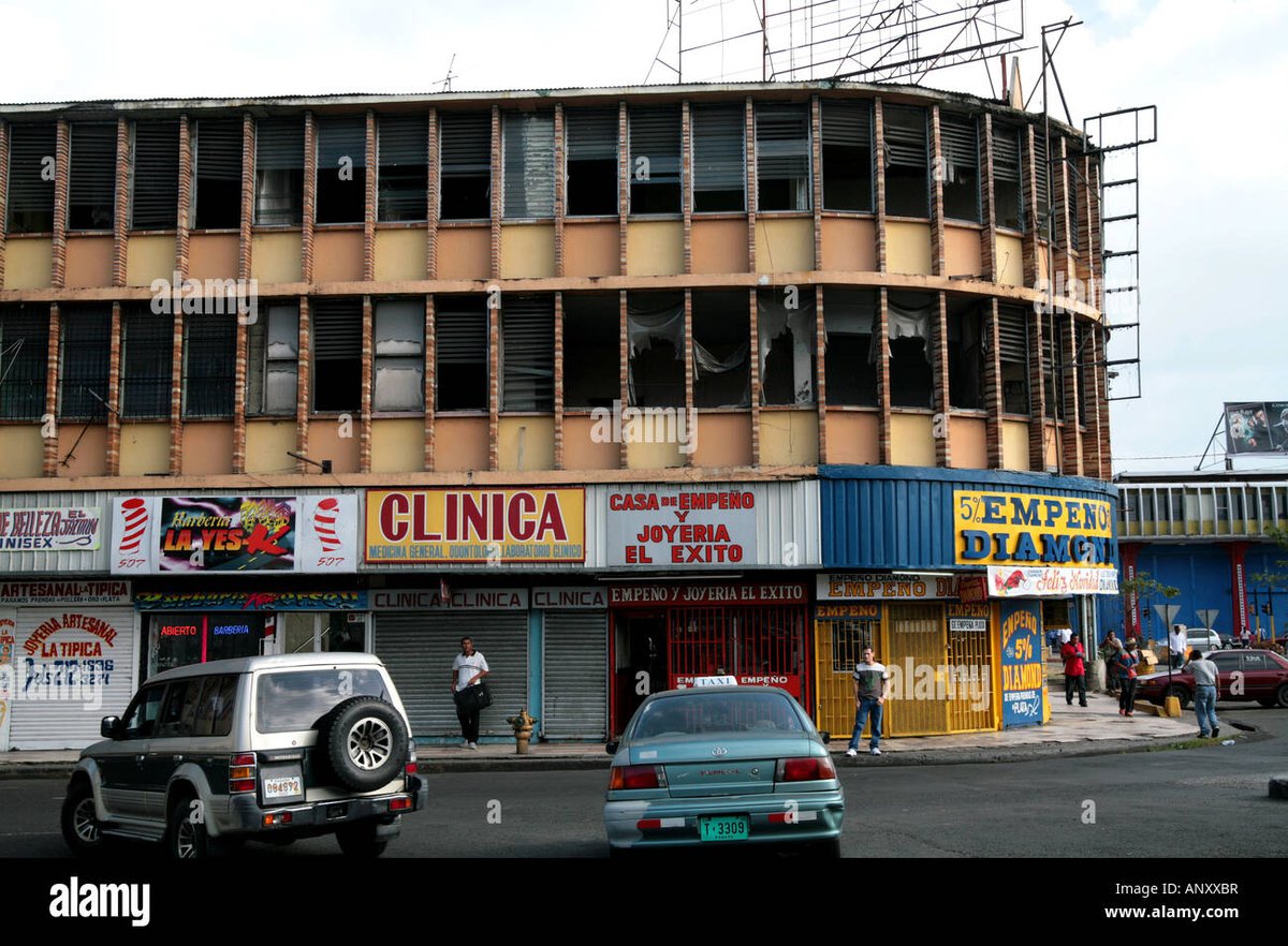 Plaza 5 De Mayo - Gallery Photo 1