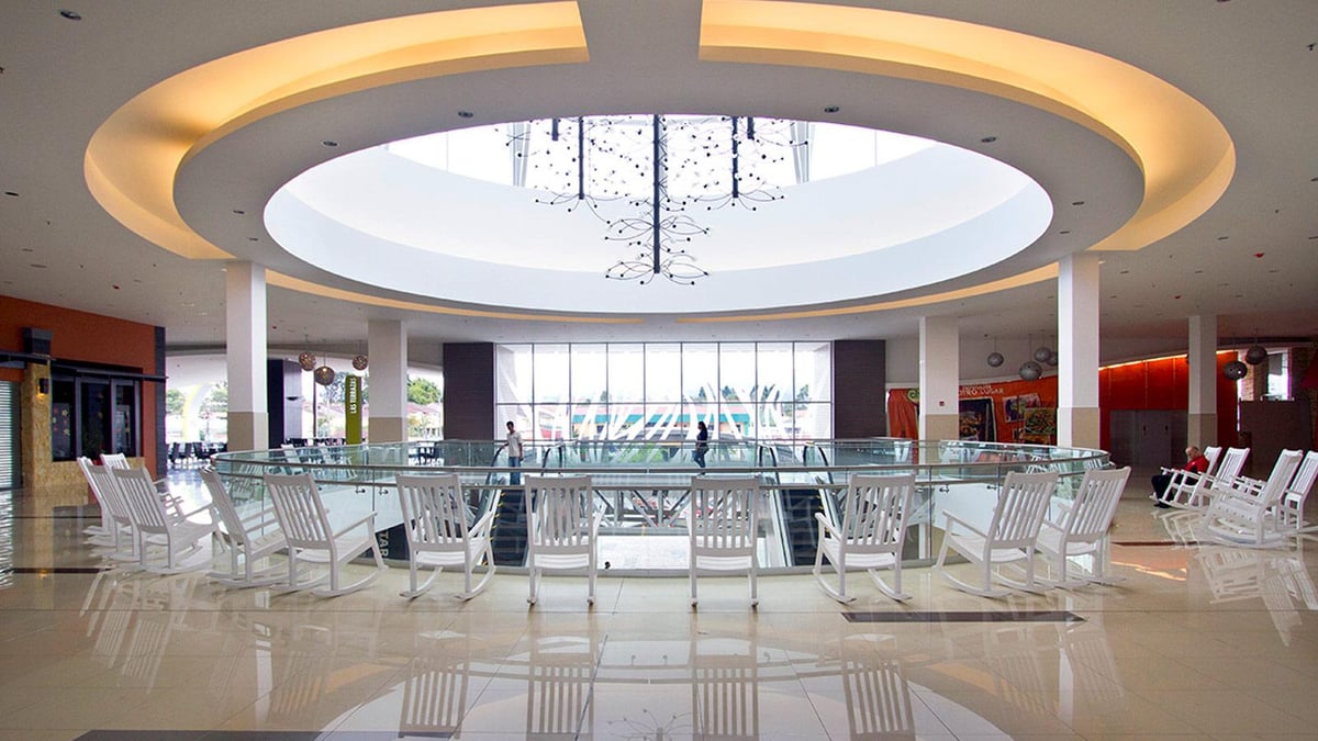 Lincoln Plaza (Moravia Mall) - Gallery Photo 7