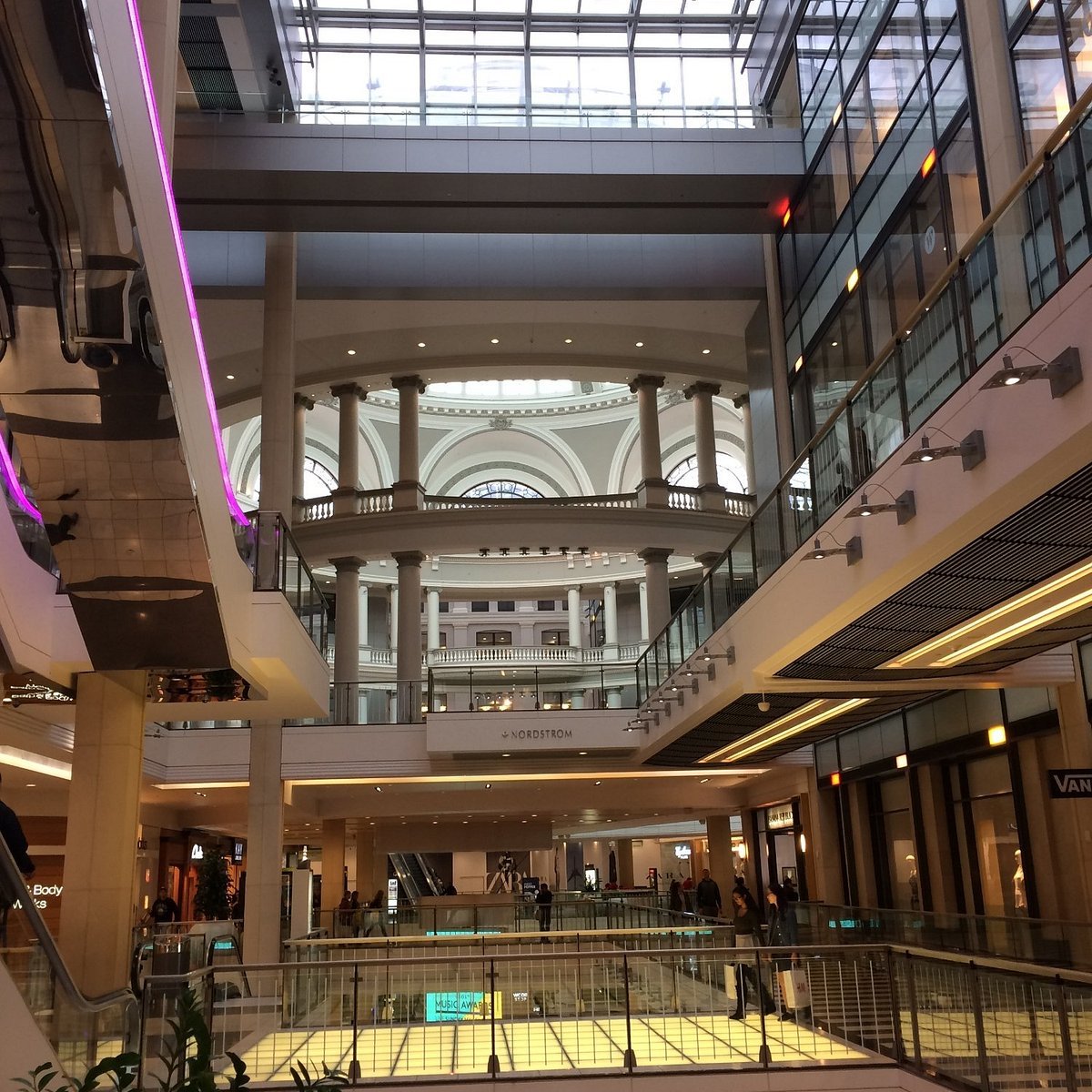 San Francisco Centre - Gallery Photo 6