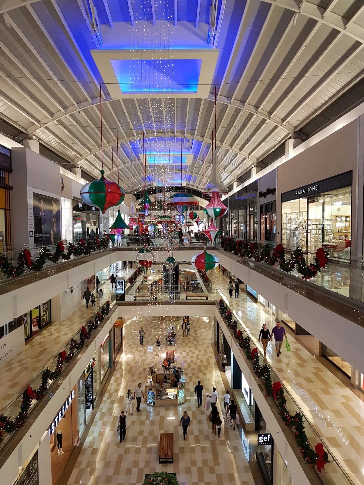 Plaza Forum - Gallery Photo 3