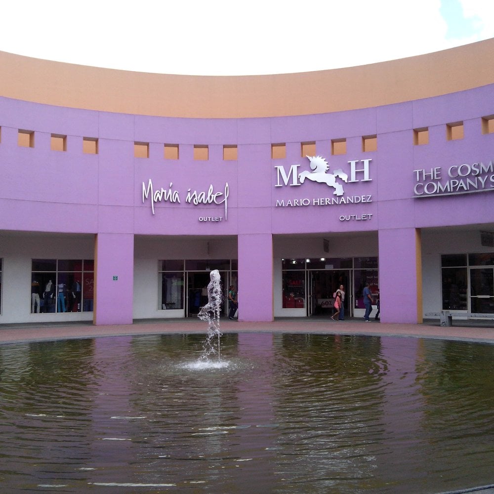 Premium Outlets Punta Norte - Gallery Photo 4