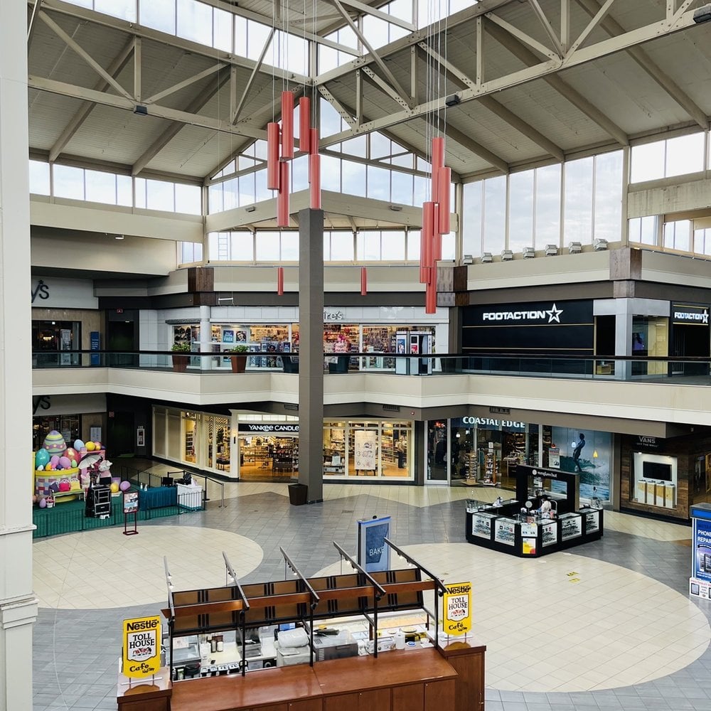 Greenbrier Mall - Gallery Photo 7