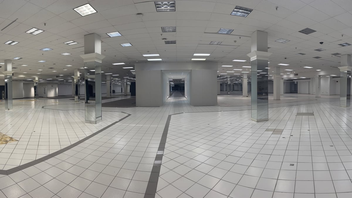 White Oaks Mall - Gallery Photo 19