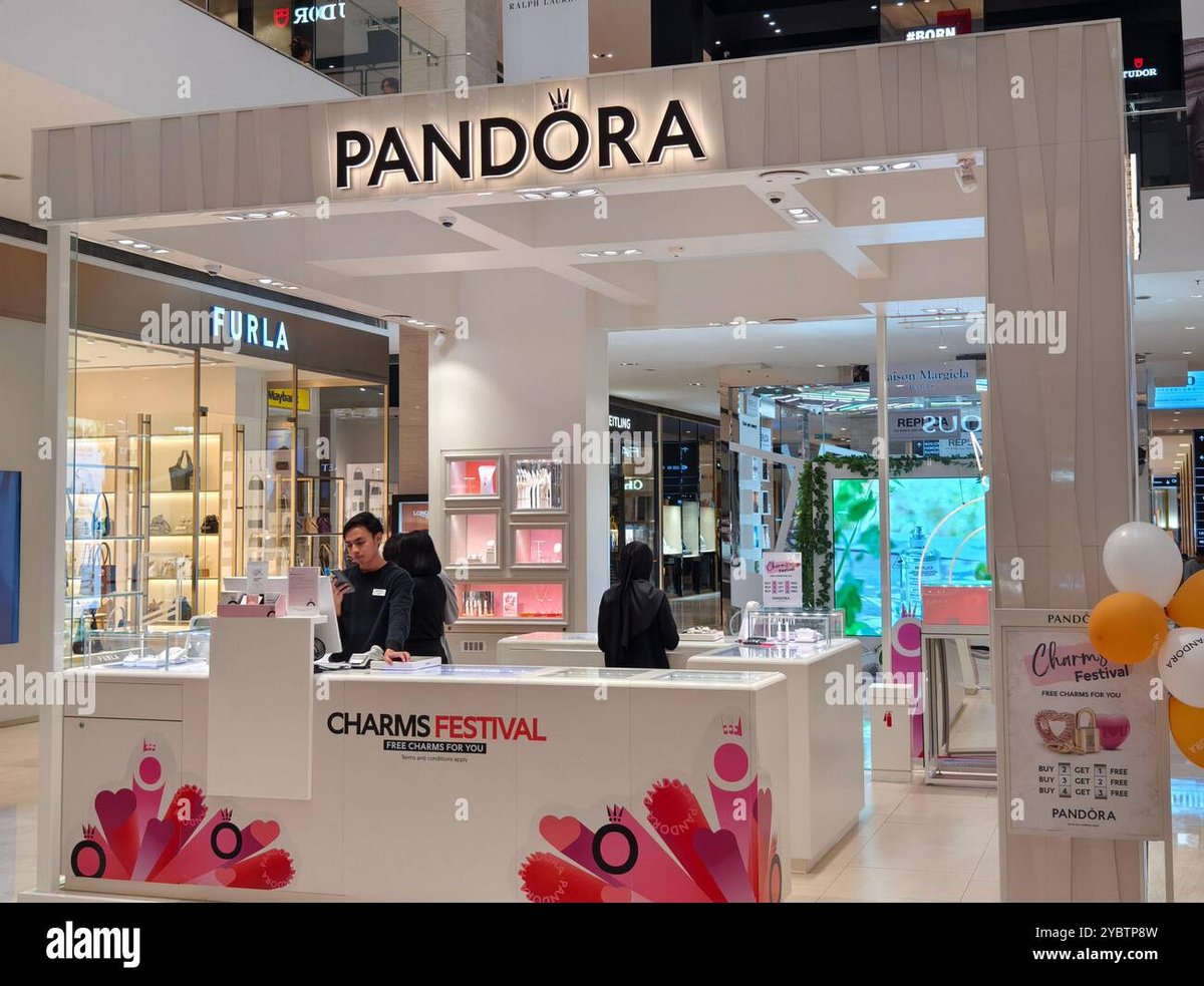 Pandora's Box - Gallery Photo 4