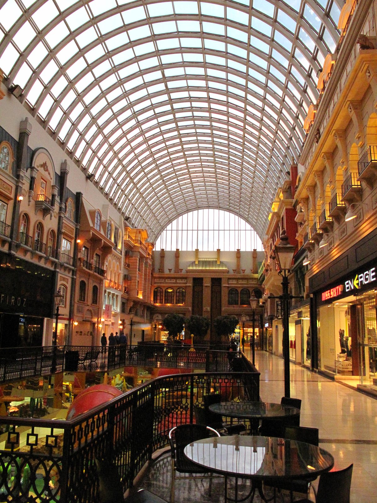 West Edmonton Mall - Gallery Photo 117
