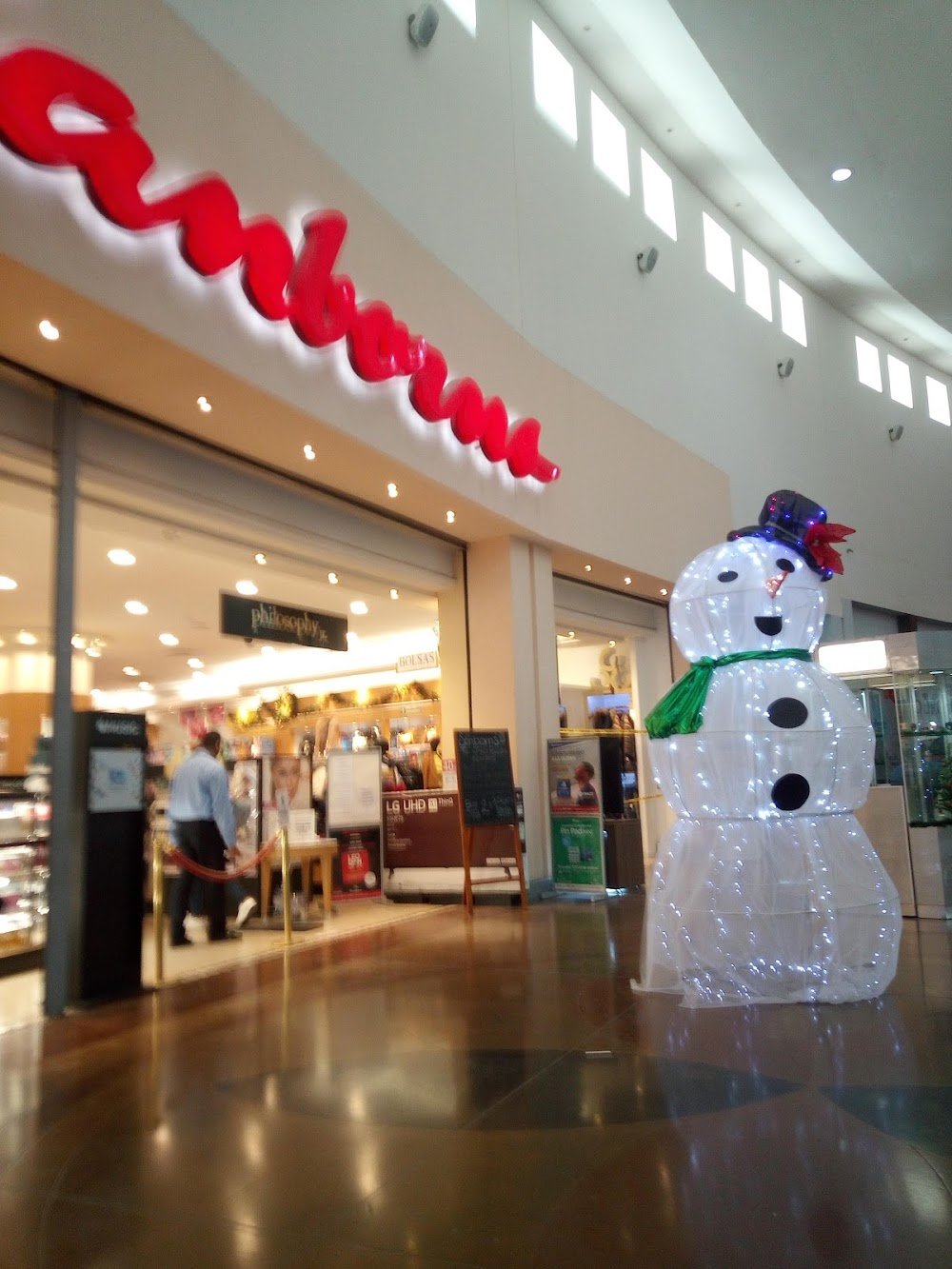 Plaza Real - Gallery Photo 1