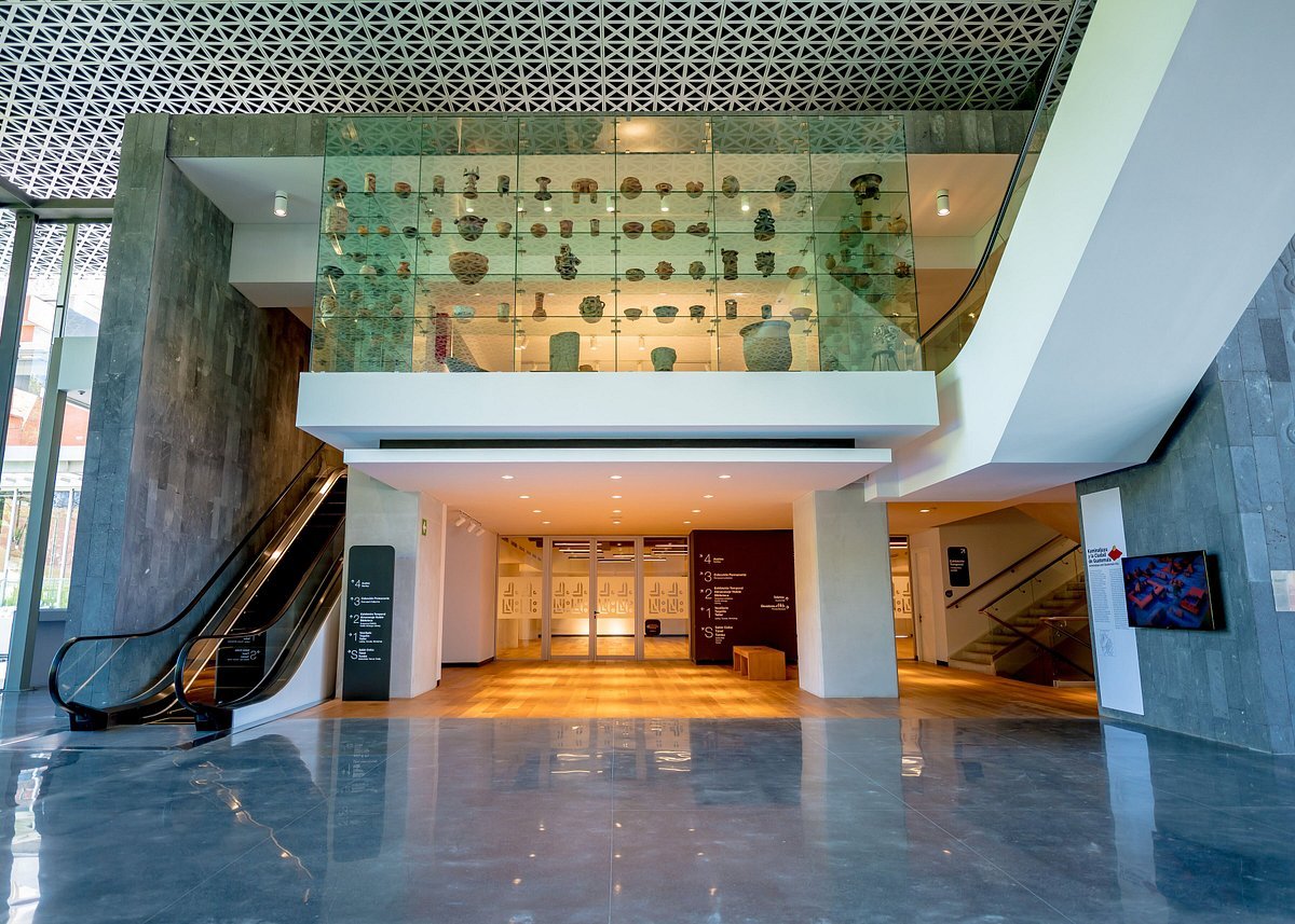 Centro Comercial Miraflores - Gallery Photo 2