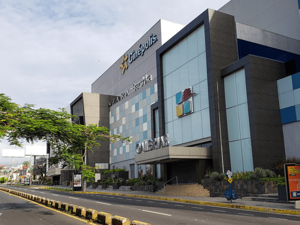 Centro Comercial Escala Carretera A El Salvador - Gallery Photo 2