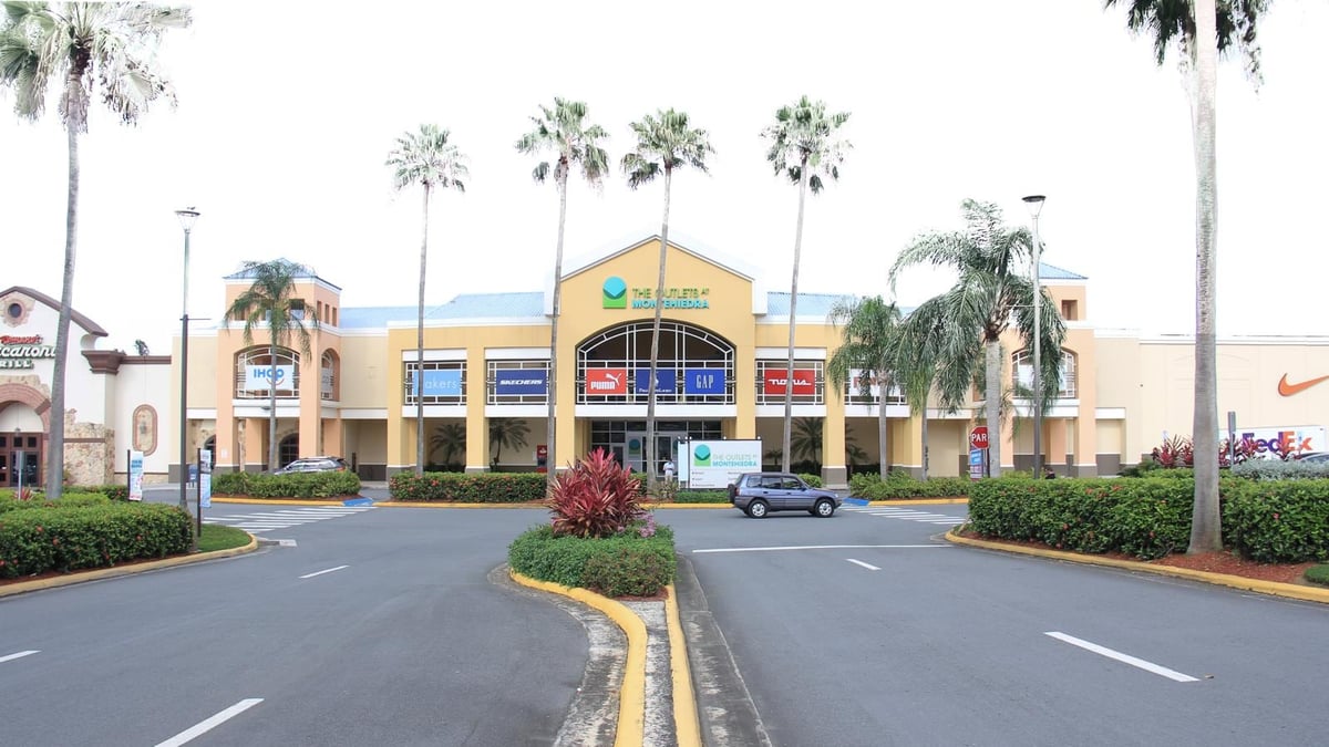 The Outlets At Montehiedra - Gallery Photo 11