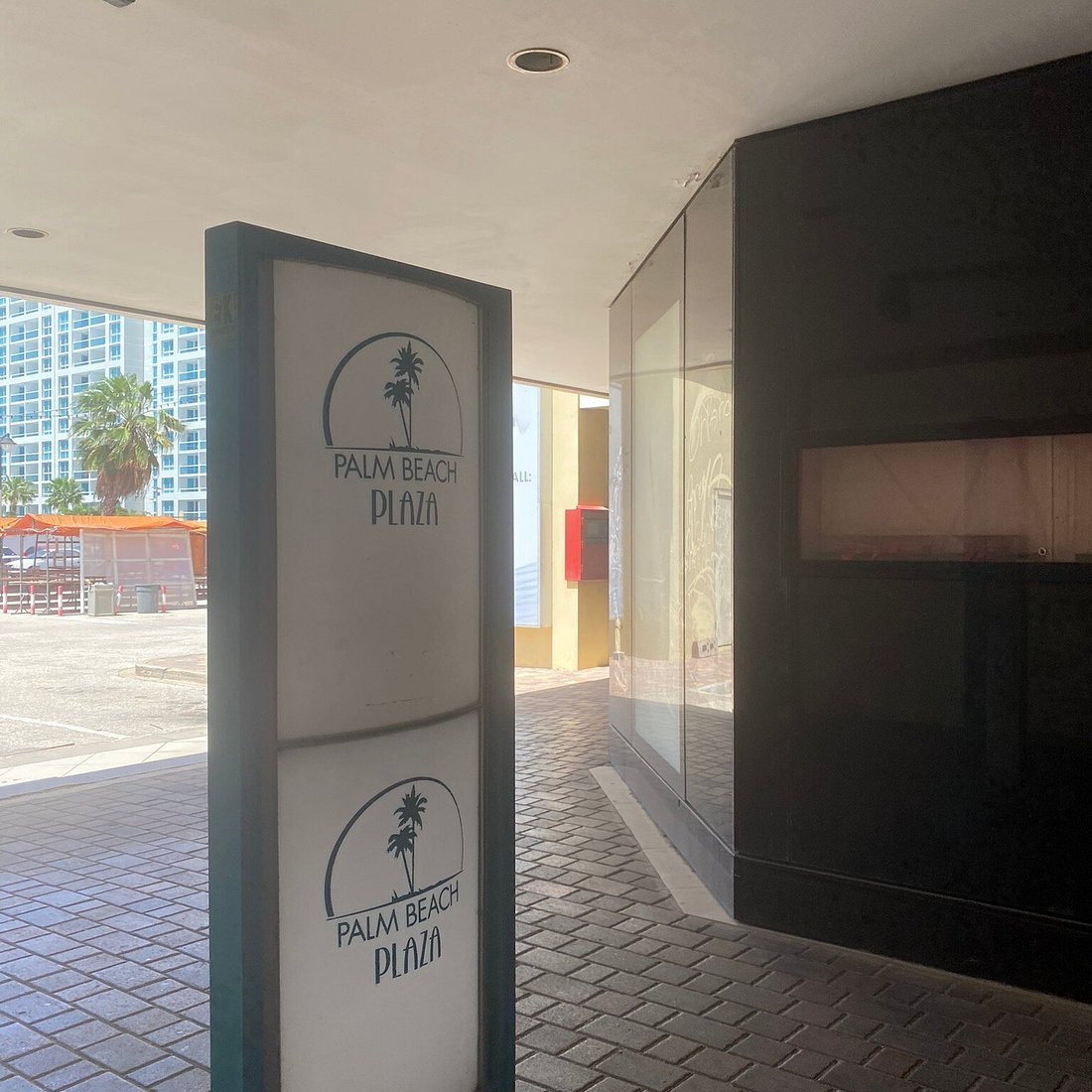 Palm Beach Plaza - Gallery Photo 4