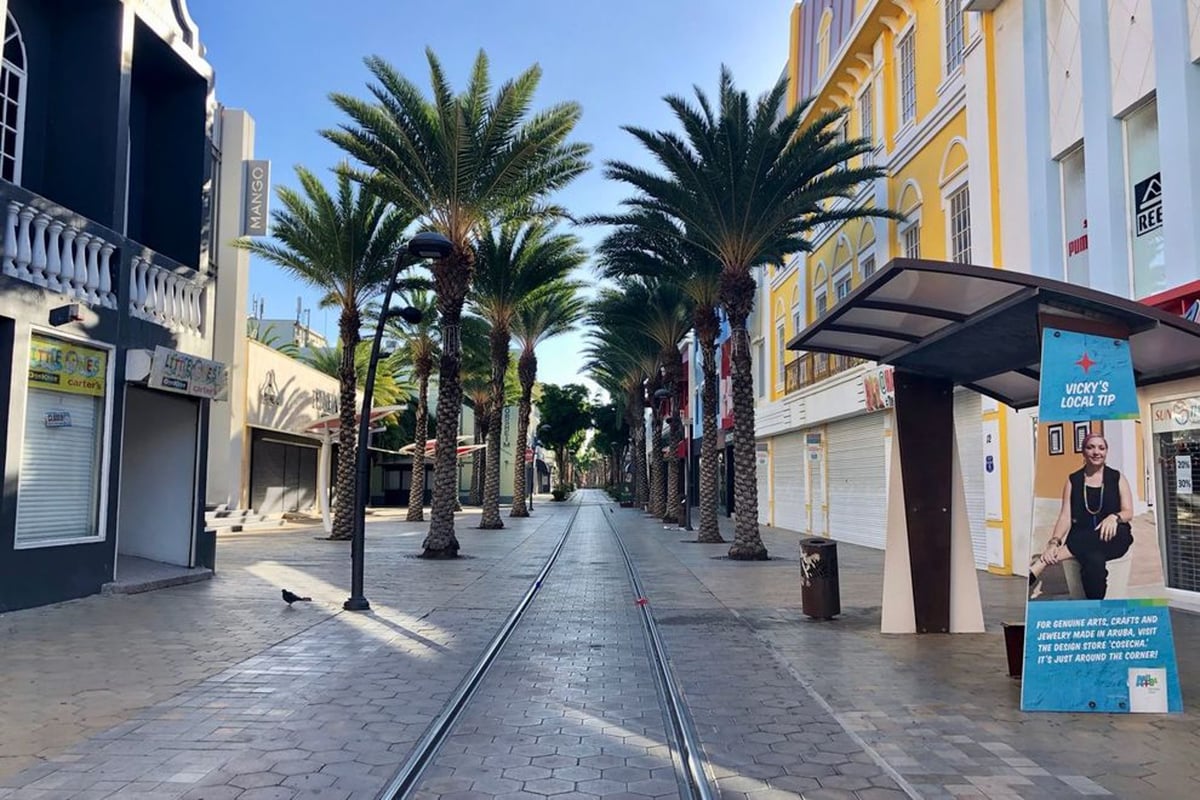 Alhambra Shopping Center - Gallery Photo 6
