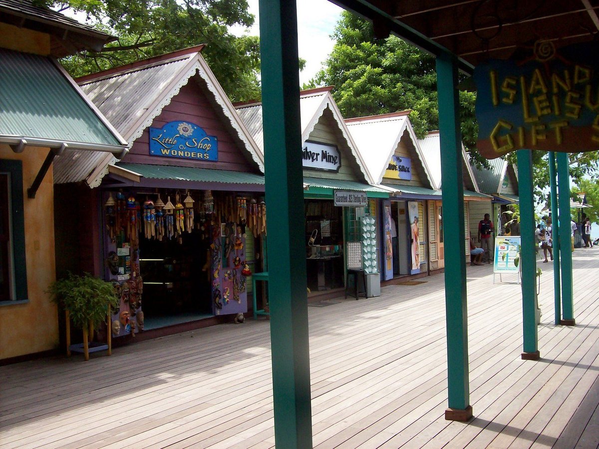 Ocho Rios Plaza - Gallery Photo 3
