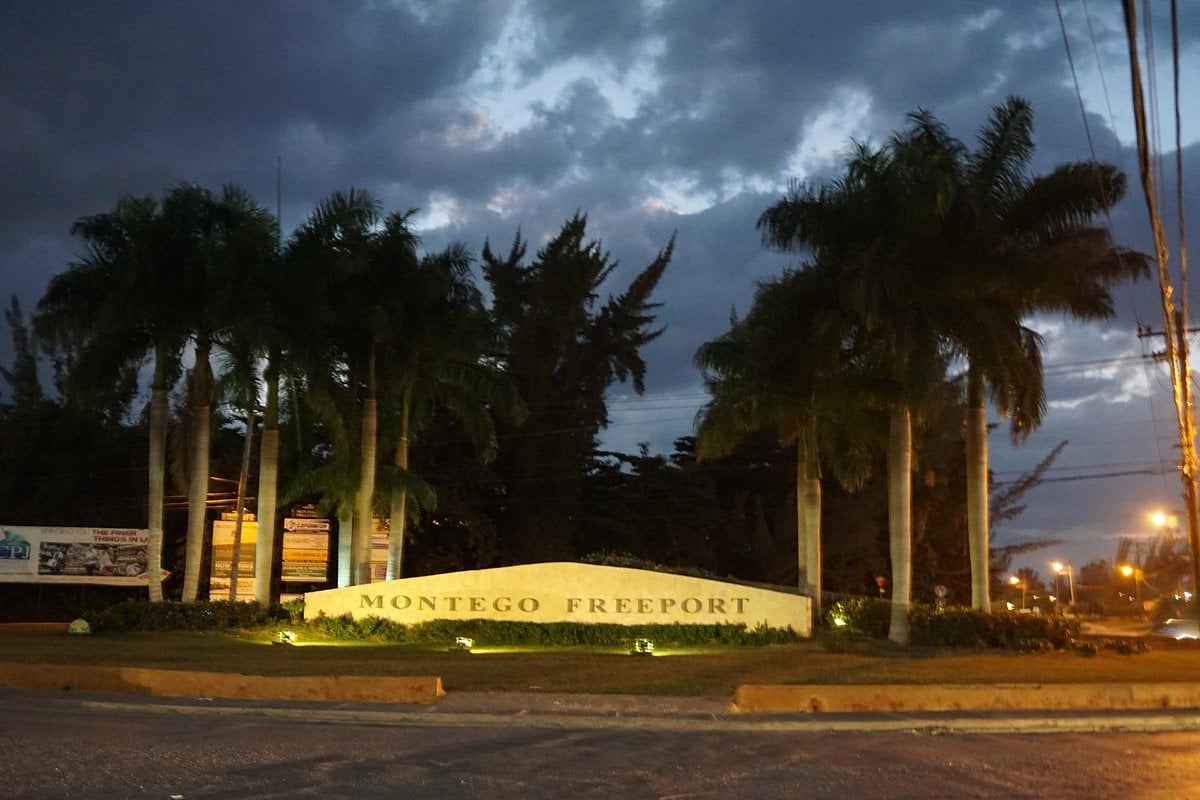 Montego Bay Shopping Centre - Gallery Photo 1
