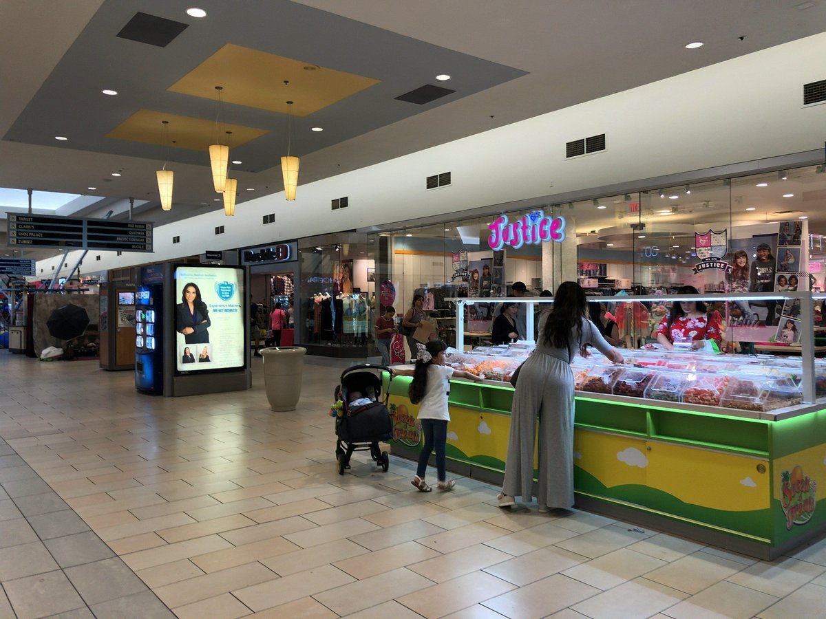 Super Value Plaza - Gallery Photo 11