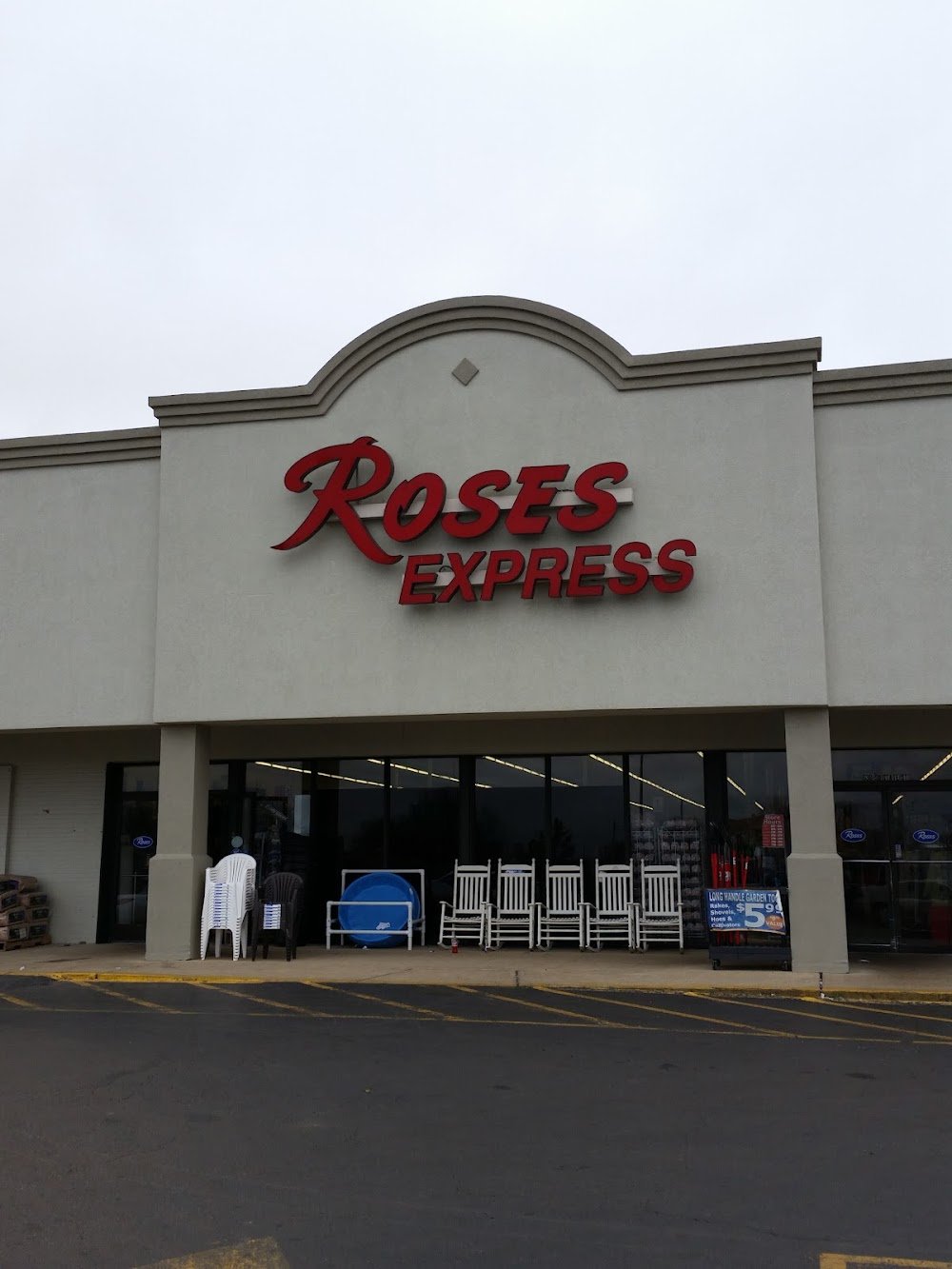 Clarksdale Shopping Center - Gallery Photo 3
