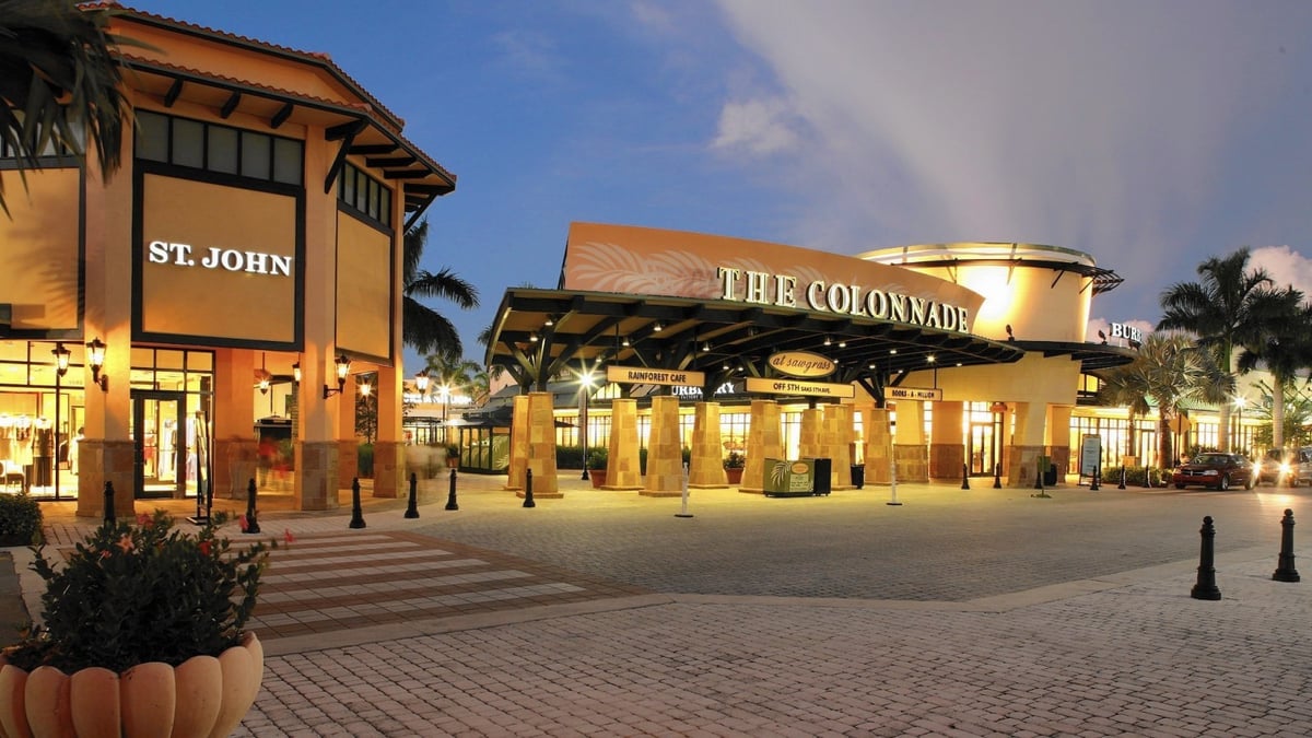 The Colonnade Outlets - Gallery Photo 3