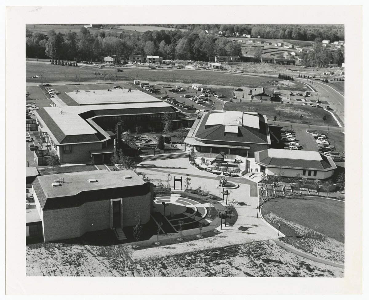 Snowden Square - Gallery Photo 6