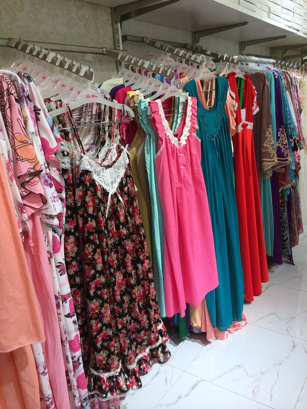 Al Foah Mall - Gallery Photo 17