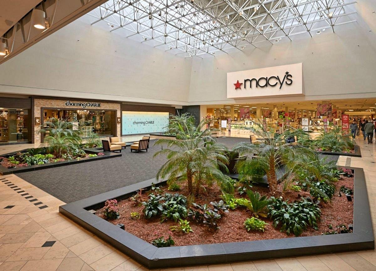 The Shoppes At Franklin Square - Gallery Photo 6