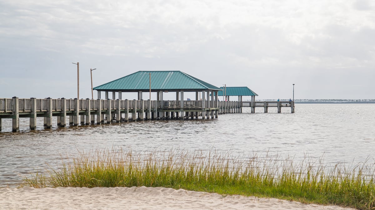 Ocean Springs Plaza - Gallery Photo 3